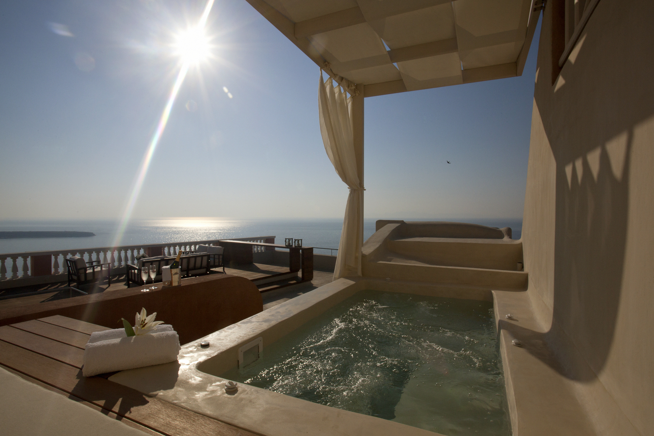 OIA LUXURY LIVING